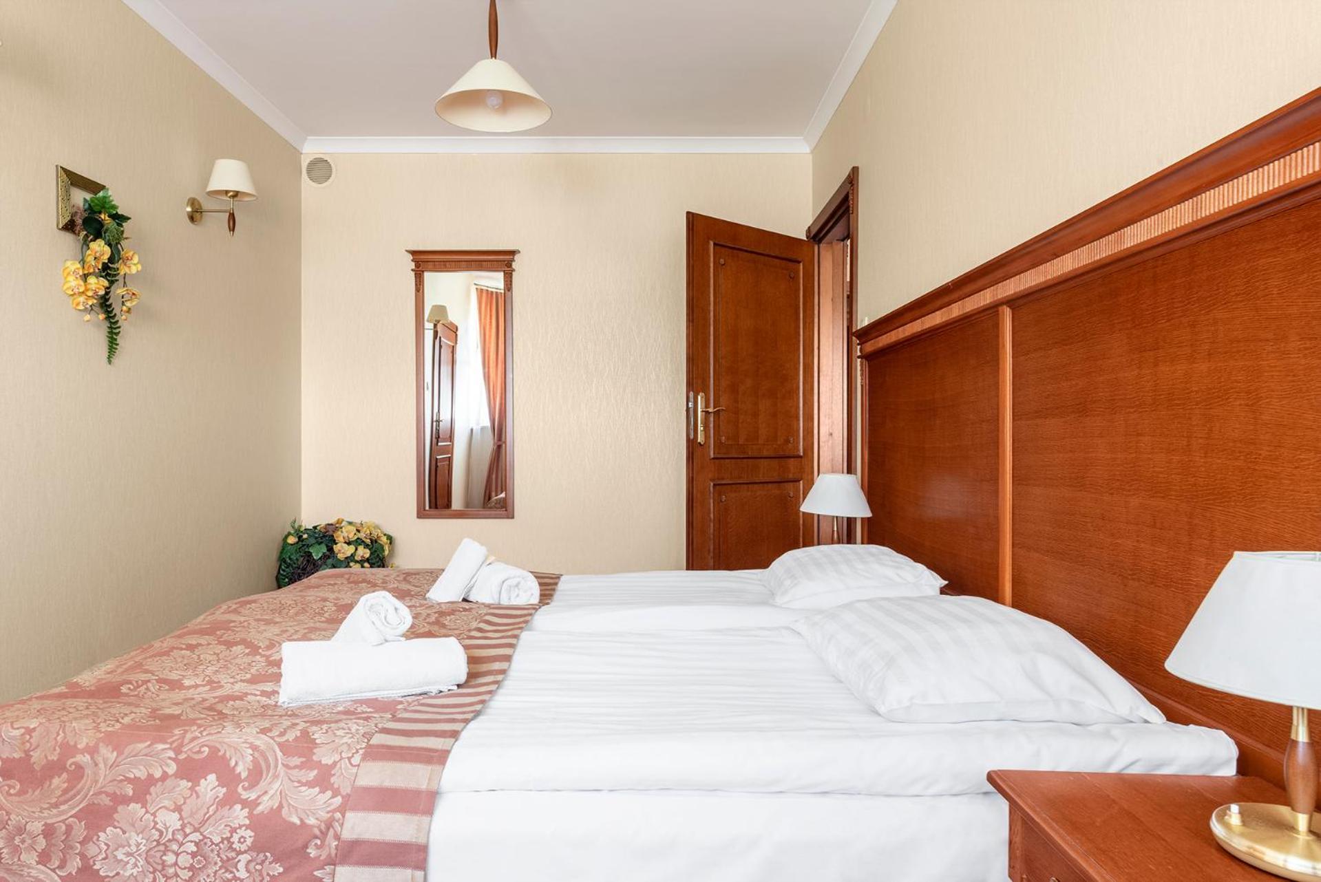 Hotel Stodolka Cminsk Εξωτερικό φωτογραφία
