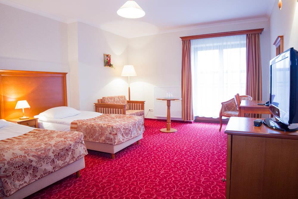 Hotel Stodolka Cminsk Εξωτερικό φωτογραφία