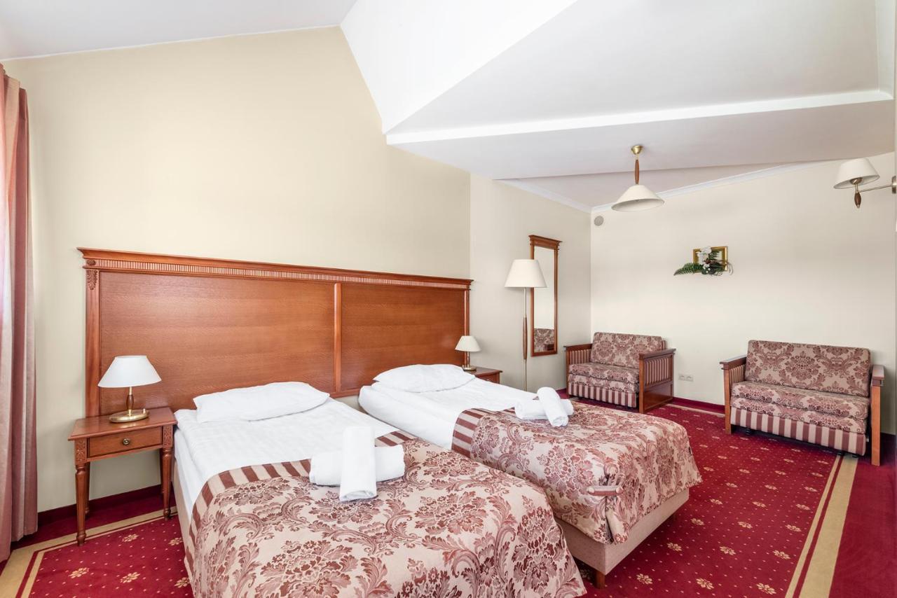 Hotel Stodolka Cminsk Εξωτερικό φωτογραφία